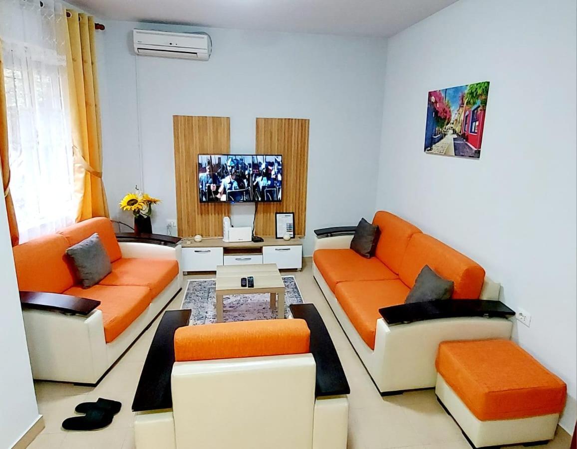 Skanderbeg Square Apartments Тирана Екстериор снимка