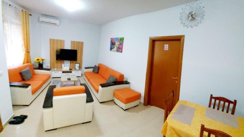 Skanderbeg Square Apartments Тирана Екстериор снимка